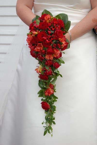 Hoa cầm tay Cô dâu Màu Đỏ