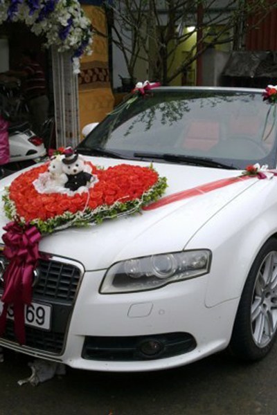 Hoa xe cưới Audi A4 hồng Màu Cam
